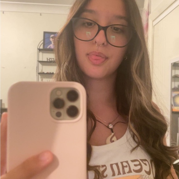 Meet your Posher, Faith - Picture 1 of 1